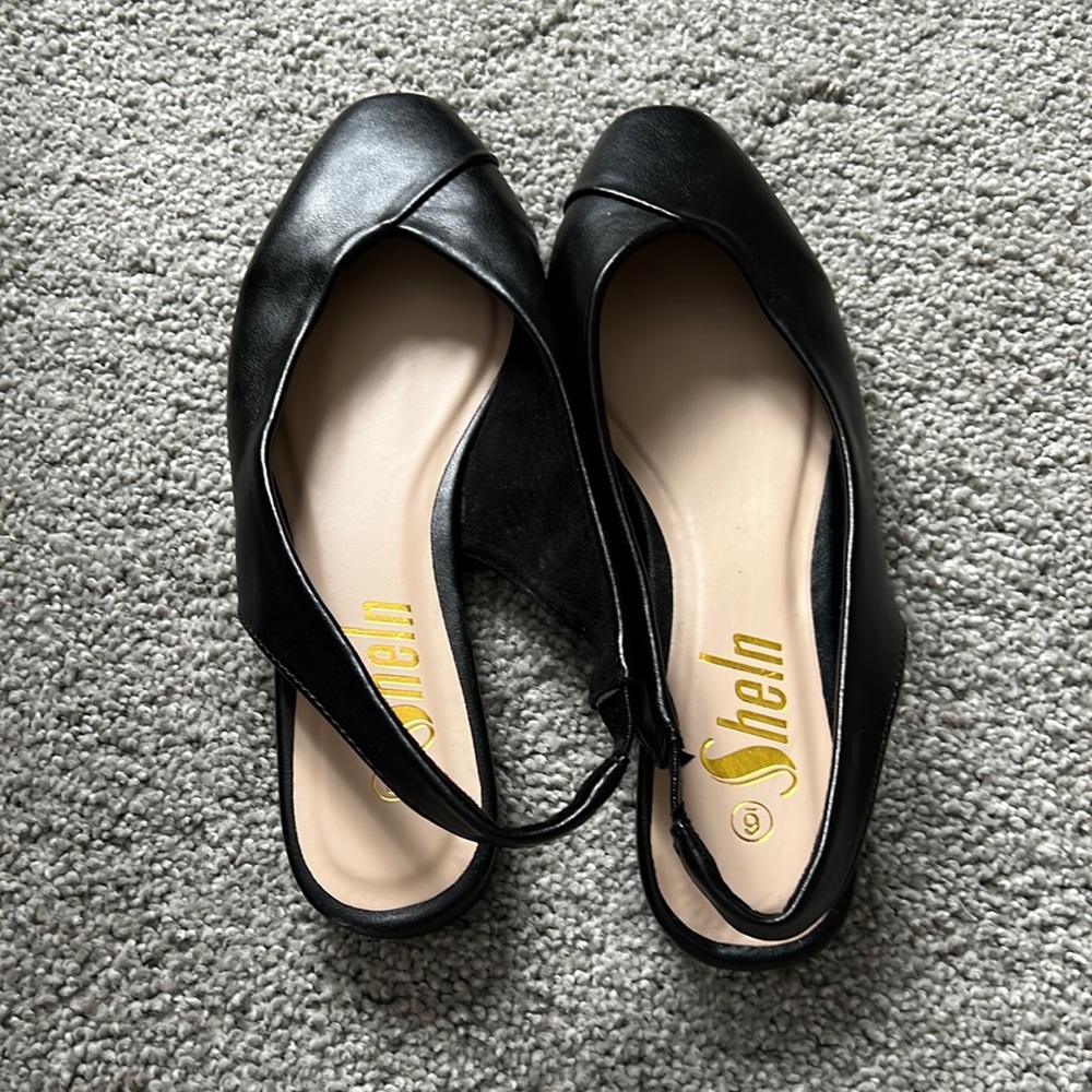 BRAND NEW NEVER WORN Black Ankle Strap Loafers Size 6